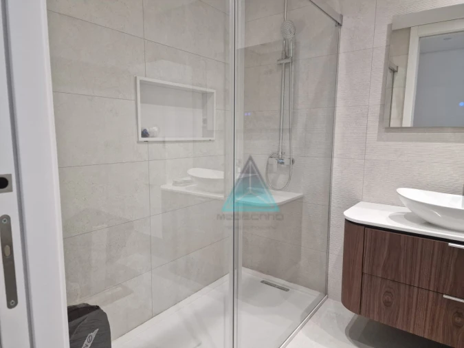 Apartamento T5 para Venda em Laranjeiro e Feijó Foto 10