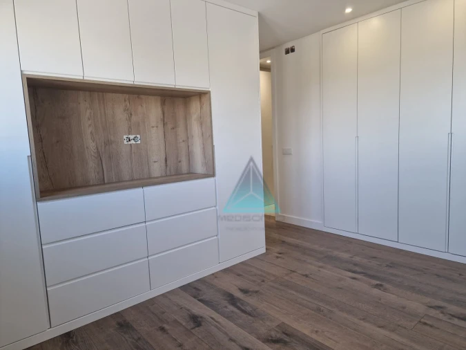 Apartamento T5 para Venda em Laranjeiro e Feijó Foto 11