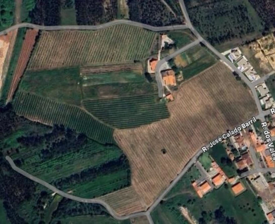 Quinta T4 para Venda em Valado dos Frades Foto 1