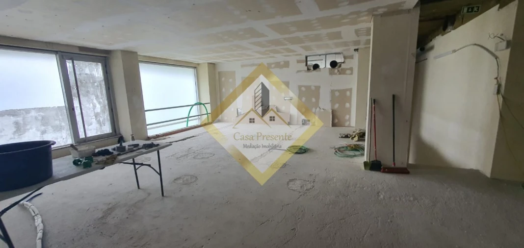 Loja para Venda em Oliveira do Douro Foto 8