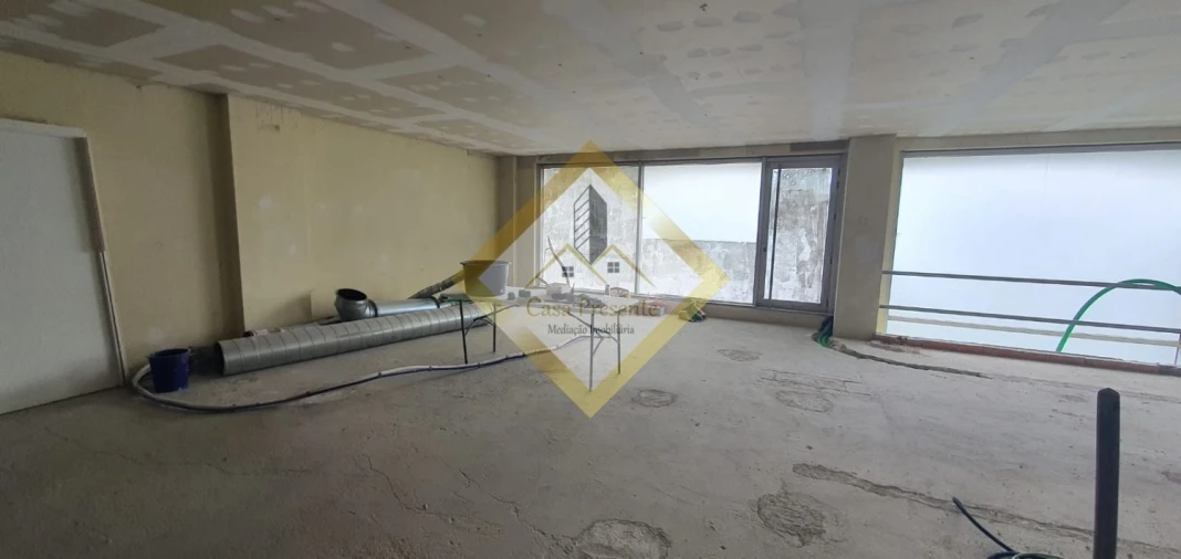 Loja para Venda em Oliveira do Douro Foto 5