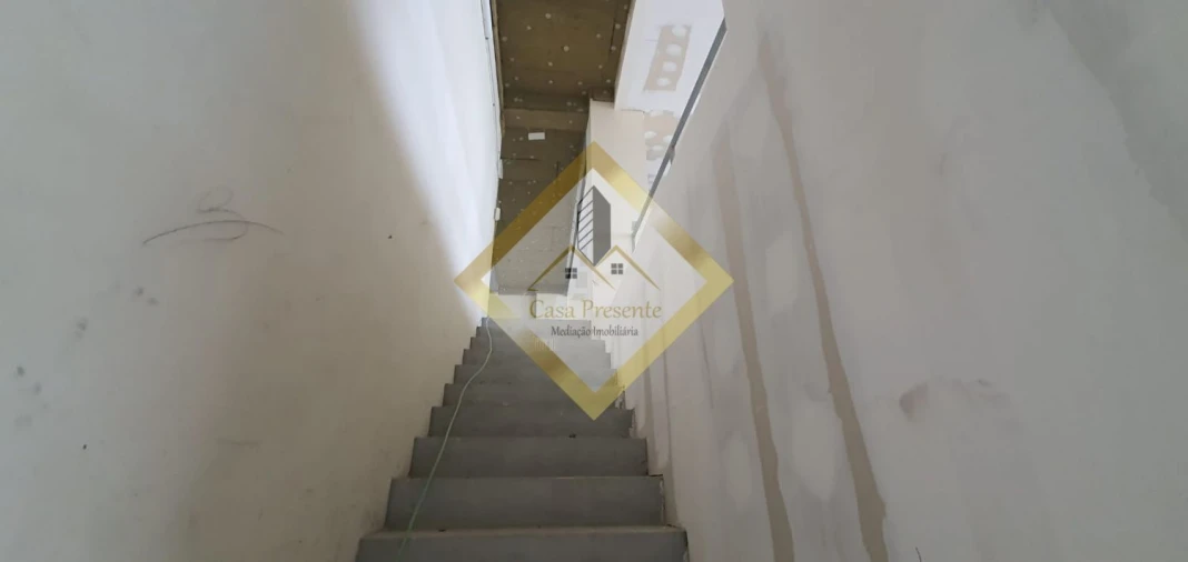 Loja para Venda em Oliveira do Douro Foto 9