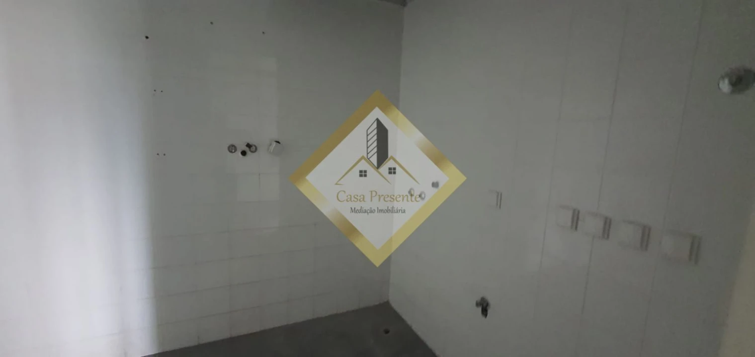 Loja para Venda em Oliveira do Douro Foto 12