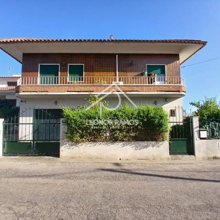 Moradia T5 para Venda em Ladoeiro Foto 2