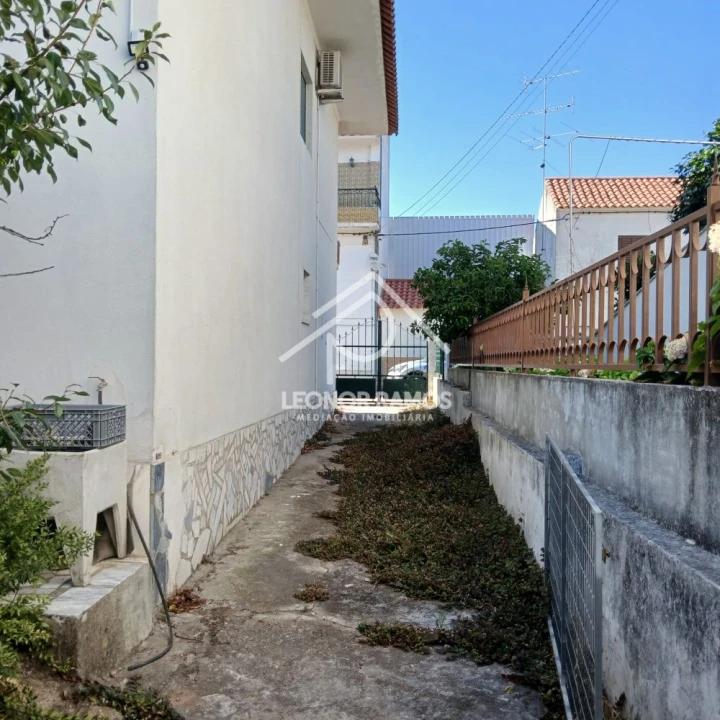 Moradia T5 para Venda em Ladoeiro Foto 24