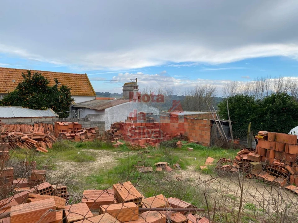 Terreno para Venda em Santa Maria do Castelo e Santiago e Santa Susana Foto 1