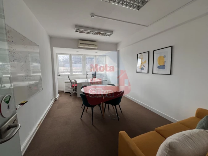 Loja para Arrendamento em Avenidas Novas Foto 11