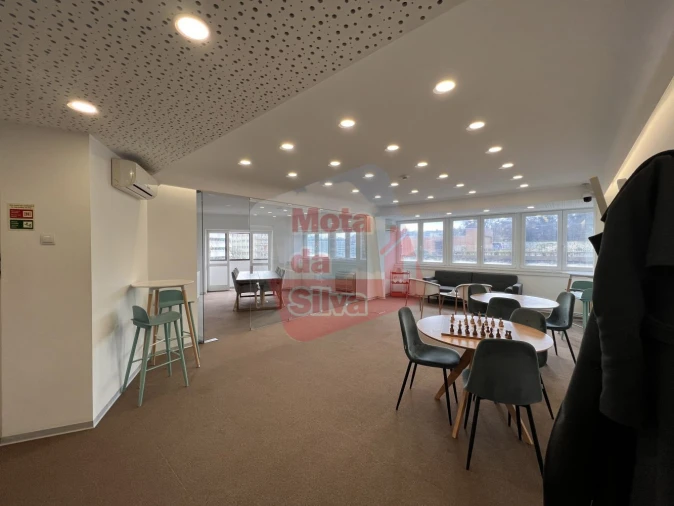 Loja para Arrendamento em Avenidas Novas Foto 3