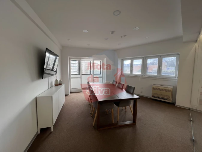 Loja para Arrendamento em Avenidas Novas Foto 4