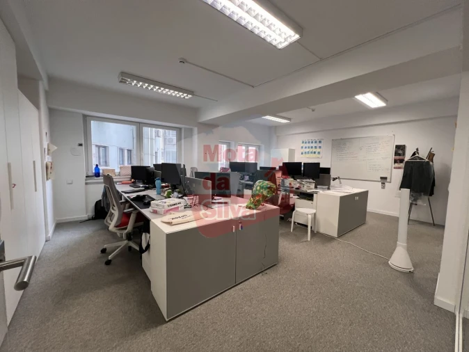 Loja para Arrendamento em Avenidas Novas Foto 13