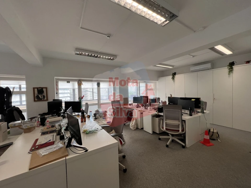 Loja para Arrendamento em Avenidas Novas Foto 7