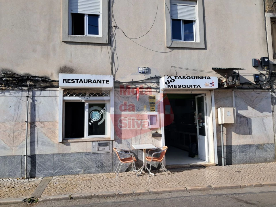 Loja para Venda em Almada, Cova da Piedade, Pragal e Cacilhas Foto 1