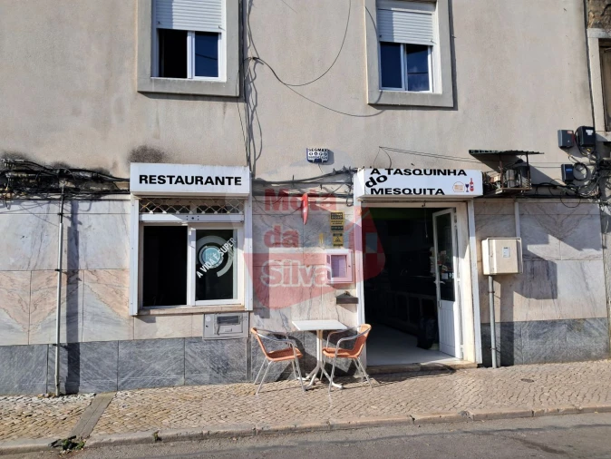 Loja para Venda em Almada, Cova da Piedade, Pragal e Cacilhas Foto 1