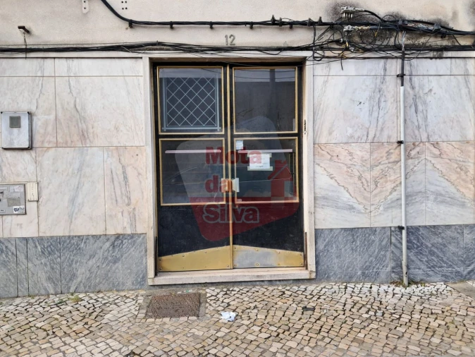 Loja para Venda em Almada, Cova da Piedade, Pragal e Cacilhas Foto 9