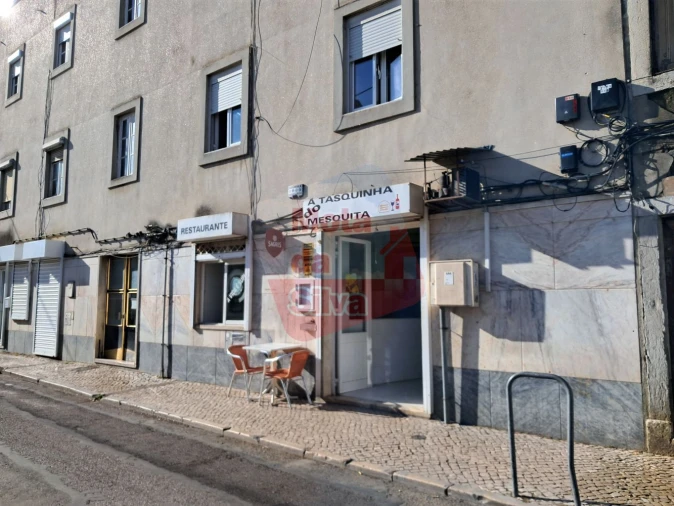 Loja para Venda em Almada, Cova da Piedade, Pragal e Cacilhas Foto 2