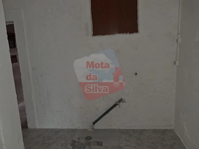 Loja para Venda em Almada, Cova da Piedade, Pragal e Cacilhas Foto 12