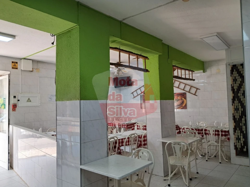 Loja para Venda em Almada, Cova da Piedade, Pragal e Cacilhas Foto 5