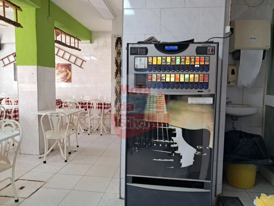 Loja para Venda em Almada, Cova da Piedade, Pragal e Cacilhas Foto 8