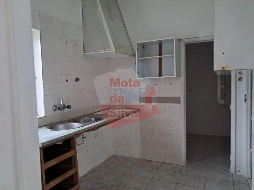 Loja para Venda em Almada, Cova da Piedade, Pragal e Cacilhas Foto 10