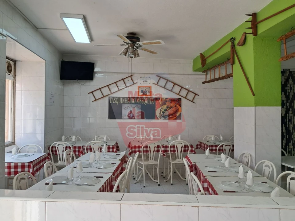 Loja para Venda em Almada, Cova da Piedade, Pragal e Cacilhas Foto 3