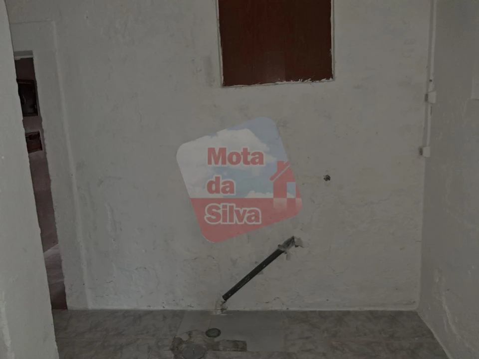 Loja para Venda em Almada, Cova da Piedade, Pragal e Cacilhas Foto 12