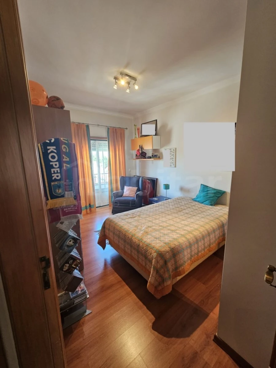 Apartamento T4 para Venda em Benavente Foto 9