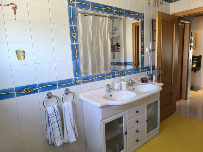 Apartamento T4 para Venda em Benavente Foto 17