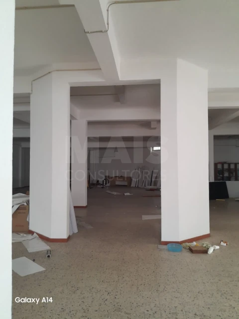 Loja para Venda em Póvoa de Santa Iria e Forte da Casa