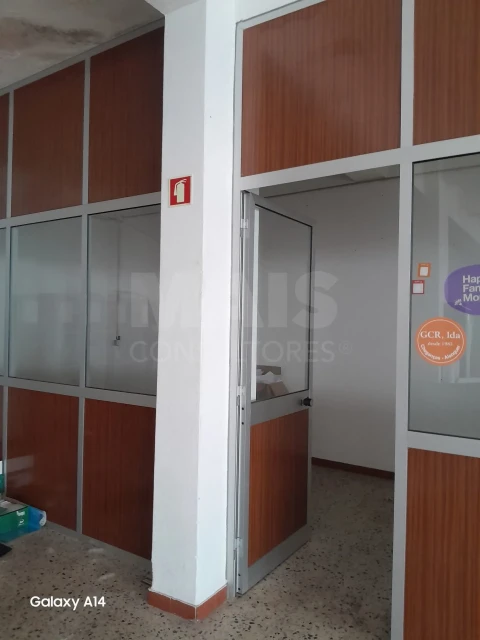 Loja para Venda em Póvoa de Santa Iria e Forte da Casa