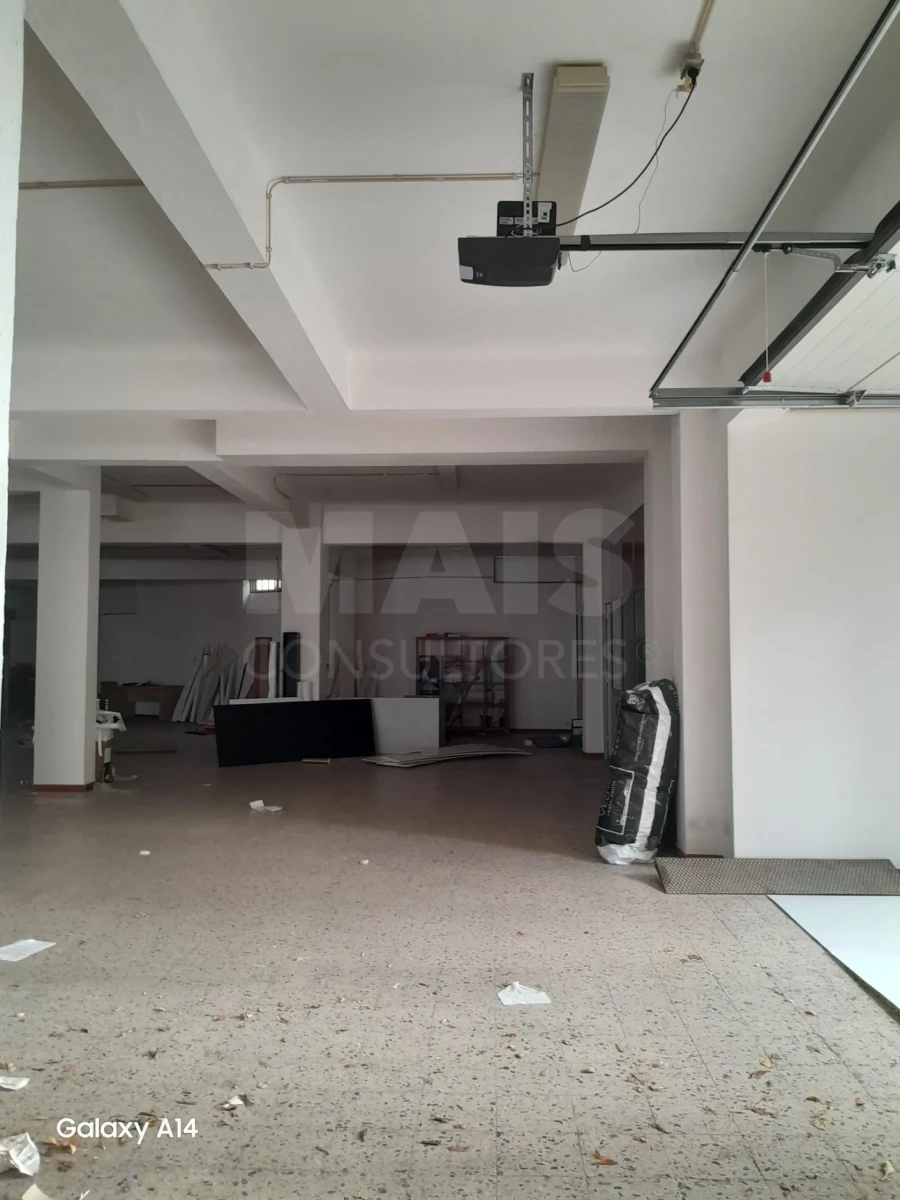 Loja para Venda em Póvoa de Santa Iria e Forte da Casa Foto 11