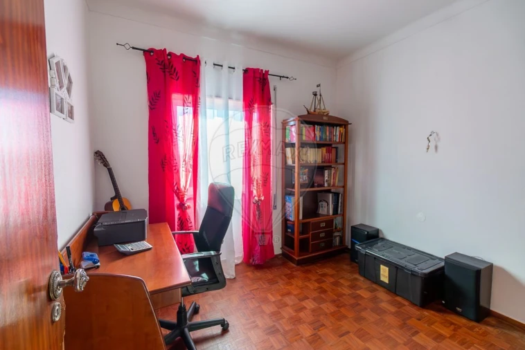 Moradia T3 para Venda em Vermelha Foto 24