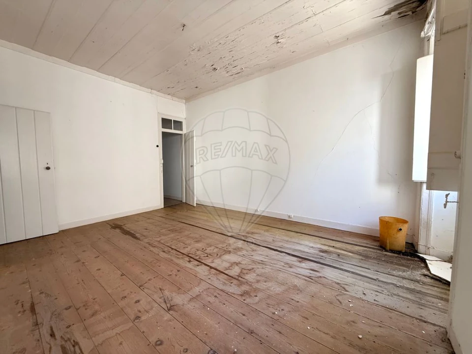 Prédio para Venda em Santa Maria, São Pedro e Matacães Foto 11