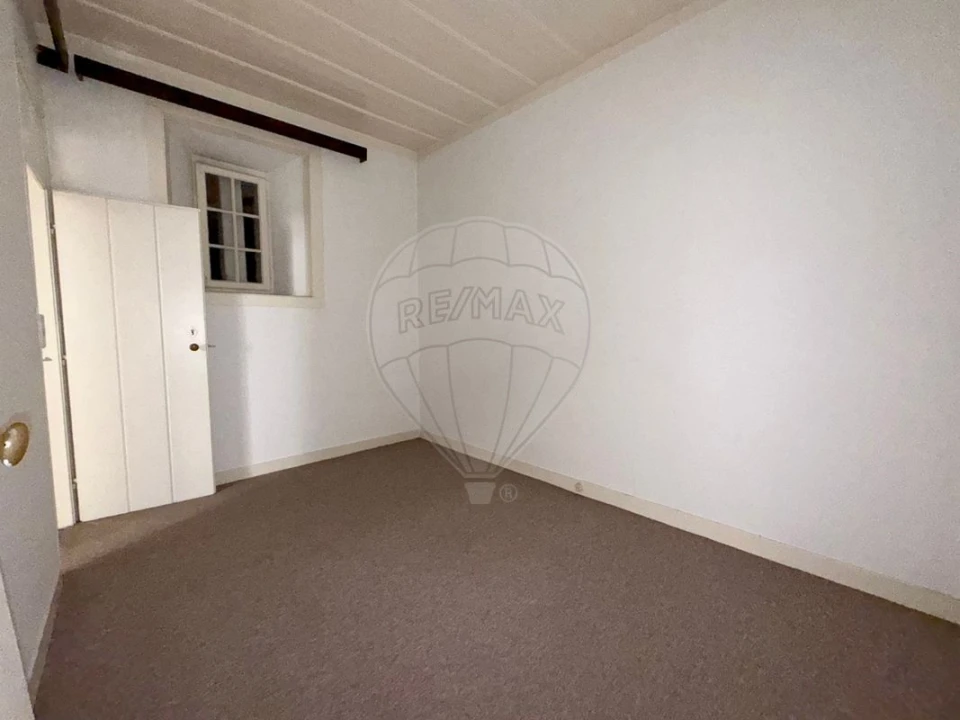 Prédio para Venda em Santa Maria, São Pedro e Matacães Foto 14