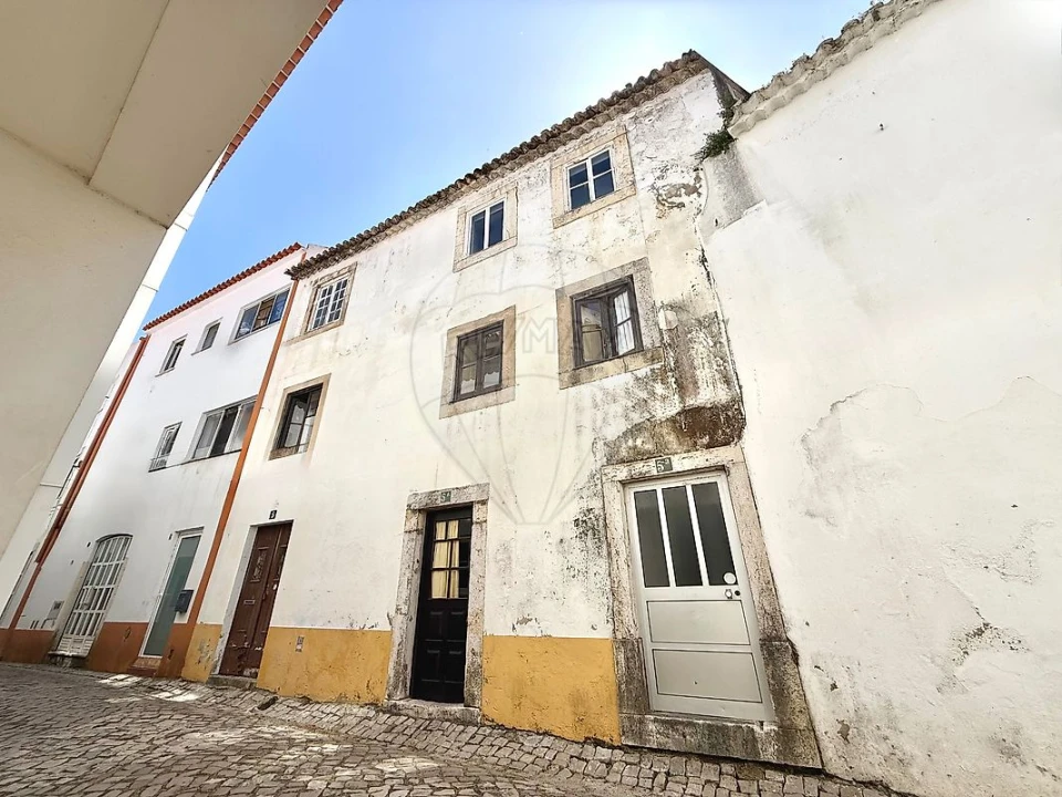 Prédio para Venda em Santa Maria, São Pedro e Matacães Foto 2
