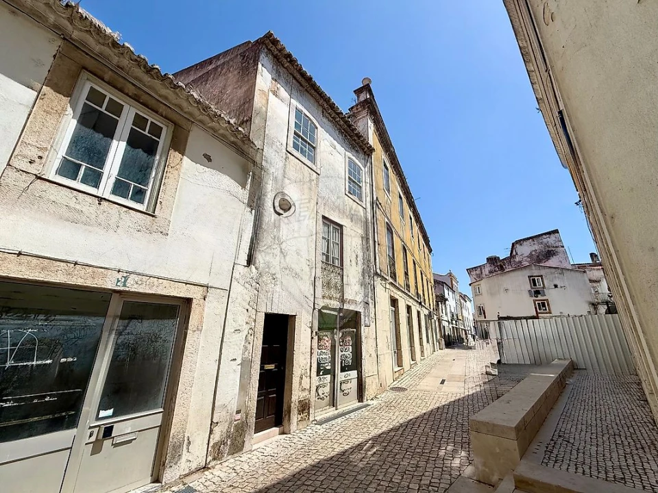 Prédio para Venda em Santa Maria, São Pedro e Matacães Foto 3