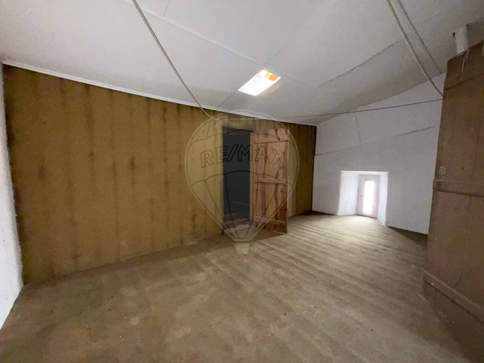 Prédio para Venda em Santa Maria, São Pedro e Matacães Foto 16