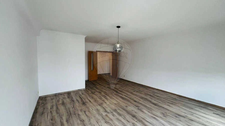 Apartamento T4 para Venda em Camarate, Unhos e Apelação Foto 14