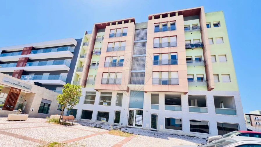 Apartamento T4 para Venda em Camarate, Unhos e Apelação Foto 9