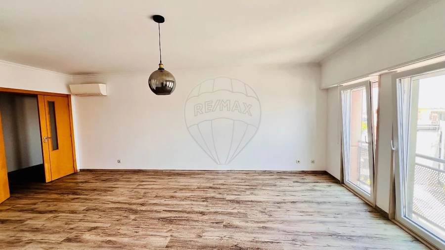 Apartamento T4 para Venda em Camarate, Unhos e Apelação