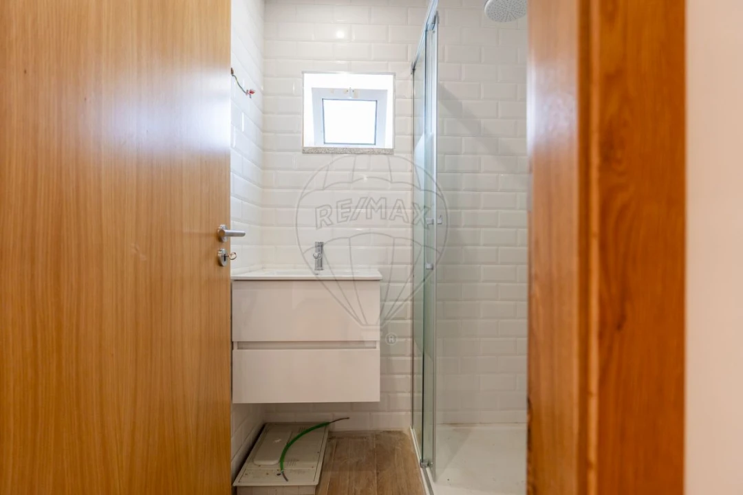 Moradia T4 para Venda em Guilhufe e Urrô Foto 11