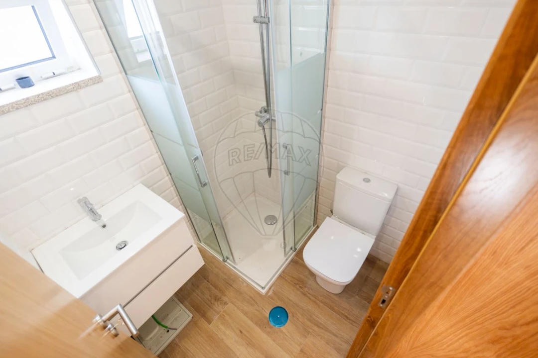 Moradia T4 para Venda em Guilhufe e Urrô Foto 10