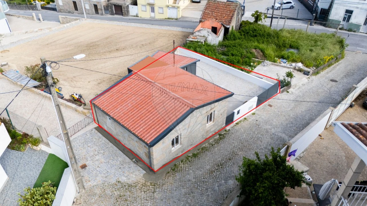 Moradia T4 para Venda em Guilhufe e Urrô Foto 18