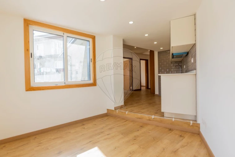 Moradia T4 para Venda em Guilhufe e Urrô Foto 8