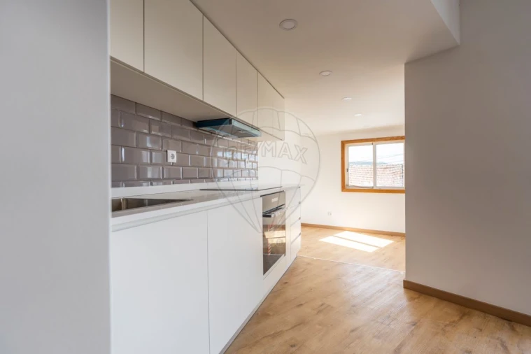 Moradia T4 para Venda em Guilhufe e Urrô Foto 5