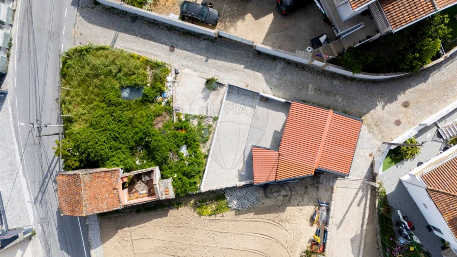 Moradia T4 para Venda em Guilhufe e Urrô Foto 19