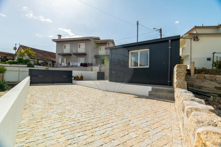 Moradia T4 para Venda em Guilhufe e Urrô Foto 2