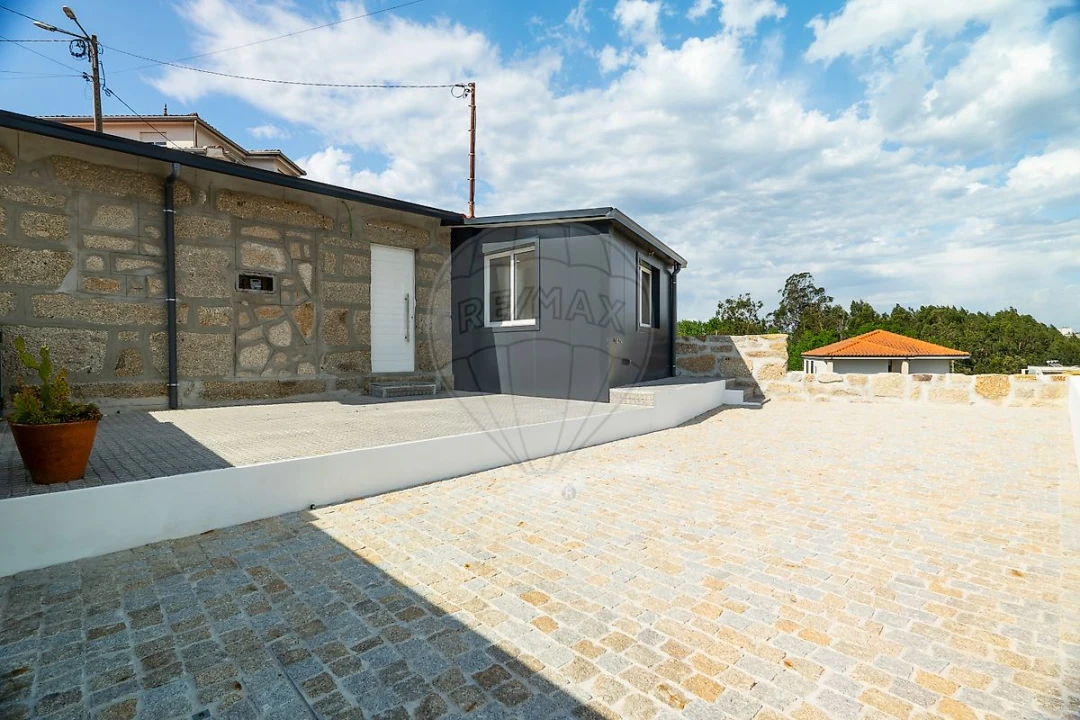 Moradia T4 para Venda em Guilhufe e Urrô Foto 1