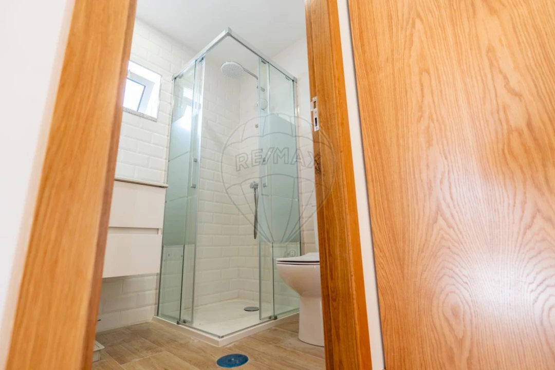 Moradia T4 para Venda em Guilhufe e Urrô Foto 12