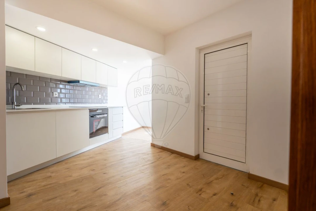 Moradia T4 para Venda em Guilhufe e Urrô Foto 4