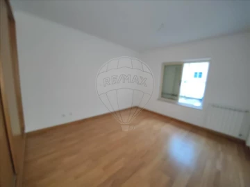 Apartamento T2 para Venda em Tavarede